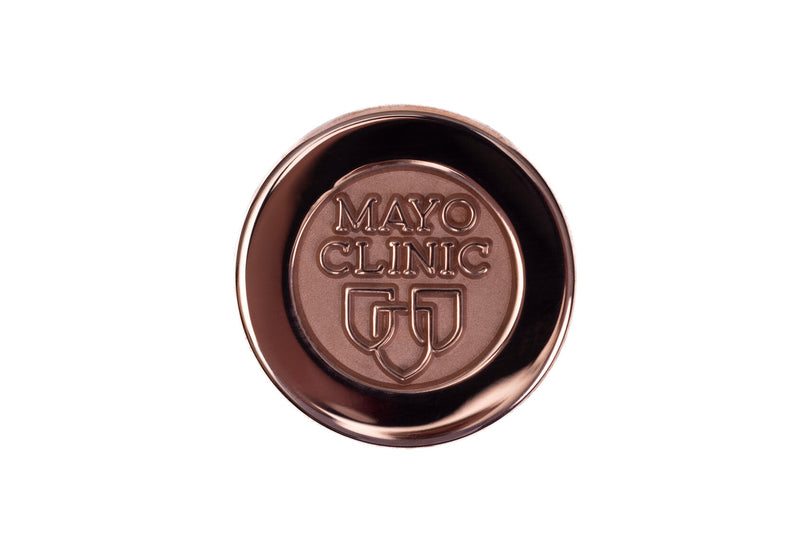 Lapel, garment magnet