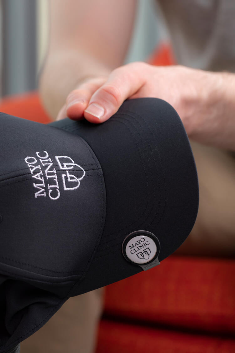 Golf ball marker hat clip